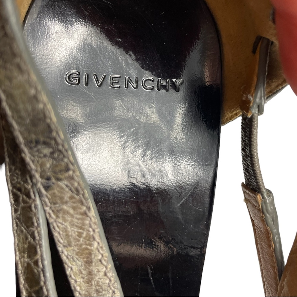 GIVENCHY Stacked Heel Open Toe Textured Leather Strappy Platform Pump - Picture 15 of 16